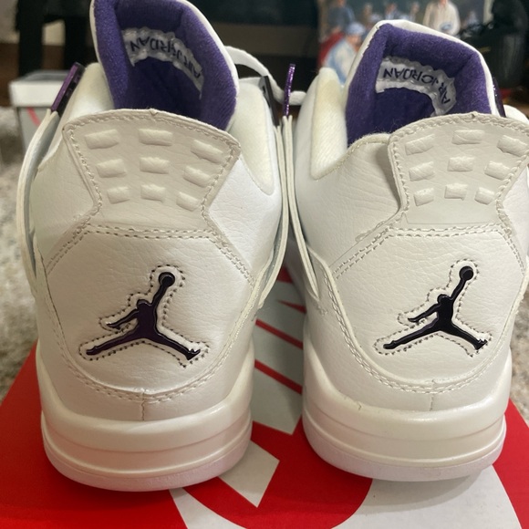 Jordan 4 Retro Metallic Purple - Picture 5 of 6